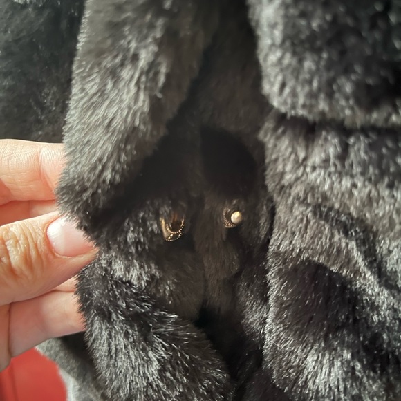 ZARA BLACK FAUX FUR CROP JACKET SIZE SMALL - Picture 5 of 8